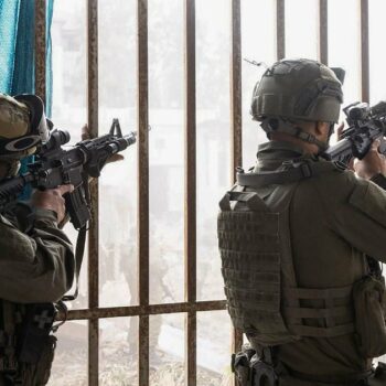 Soldats israéliens en opération dans la bande de Gaza. Photo distribuée par l'armée israélienne le 27 mars 2024
