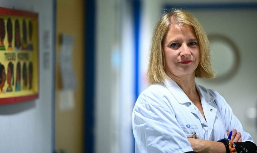 La Pr Karine Lacombe, cheffe de service des maladies infectieuses à l'hôpital Saint-Antoine à Paris, le 10 novembre 2020