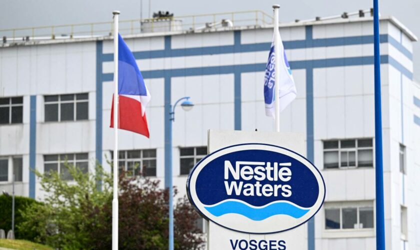 L’Anses recommande « une surveillance renforcée » des sites de captage de Nestlé