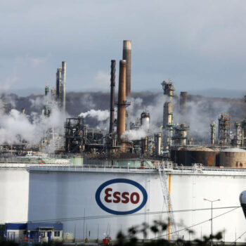 Le pétrolier ExxonMobil réduit ses activités en France et supprime 677 emplois