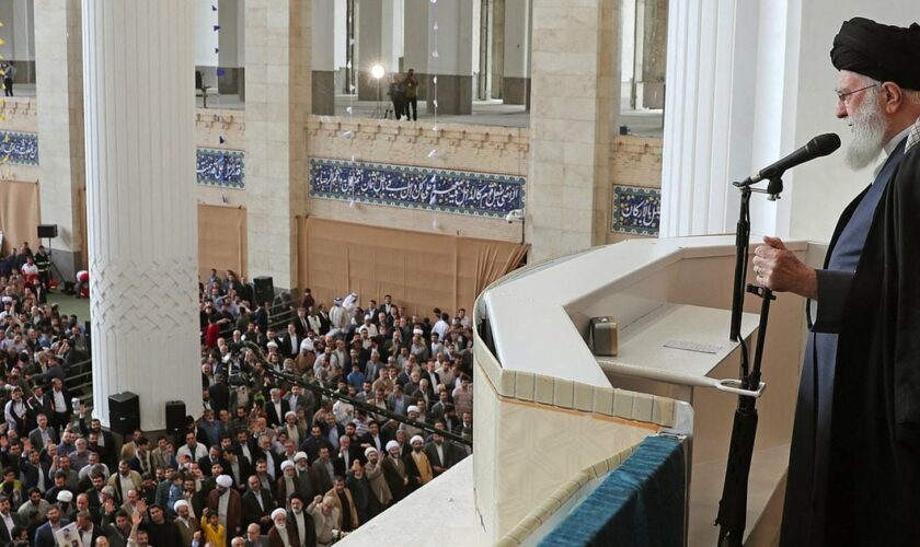 Le guide suprême iranien, l'ayatollah Ali Khamenei, le 10 avril, à Téhéran.