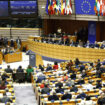 Ingérence russe au Parlement européen : la justice belge enquête sur des soupçons de corruption d’eurodéputés