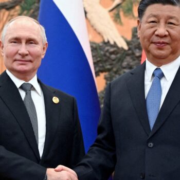 Krieg in der Ukraine: USA: China unterstützt Russland bei Ausbau seines Militärs