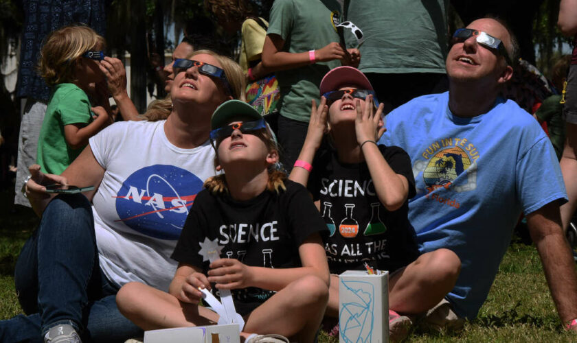 “On s’était donné rendez-vous dans 50 ans” pour admirer l’éclipse solaire