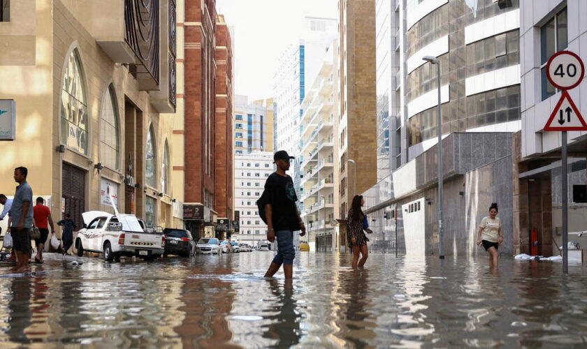 Emirats arabes unis, Qatar, Bahreïn, Oman : des Etats désertiques débordés par la pluie