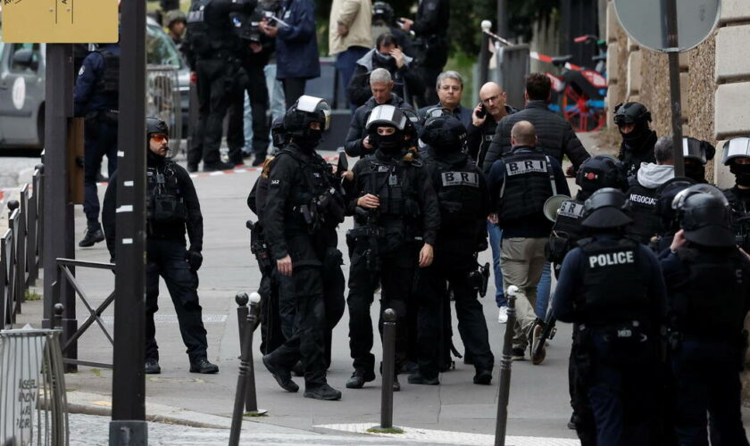 Consulat d’Iran à Paris : un homme interpellé par la police, pas d’explosifs retrouvés