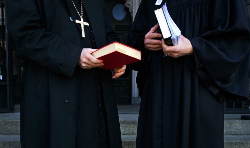 Synode: Landeskirche will AfD-Mitglieder von Ämtern ausschließen