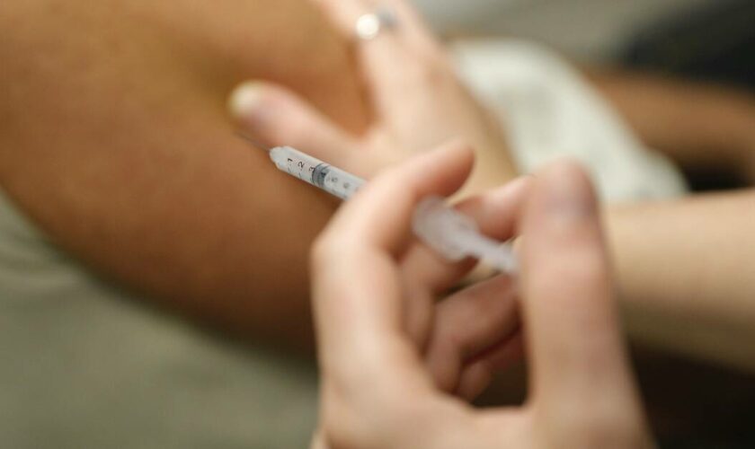 Vaccins : 80% des Français favorables, la couverture en hausse, des poches d’amélioration subsistent
