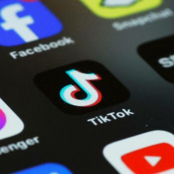 TikTok lite : l’UE menace de suspendre les récompenses « addictives » sur le réseau social dès jeudi