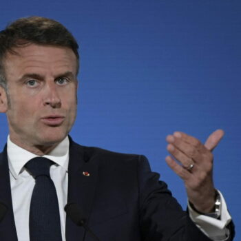 Européennes 2024, en direct : Macron irrite la gauche, Glucksmann prend les devants