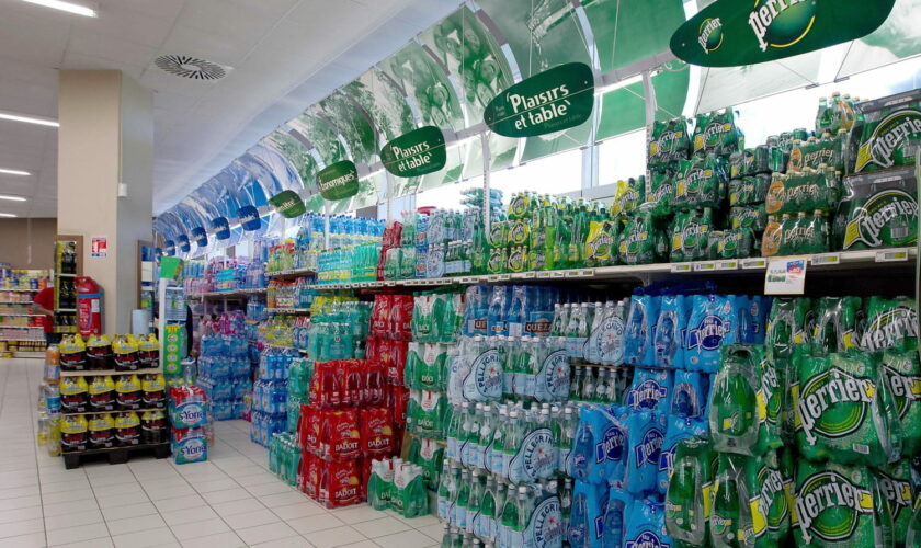 Faut-il mieux acheter l'eau pétillante en bouteille ou la faire chez soi ? 60 Millions de consommateurs est formel