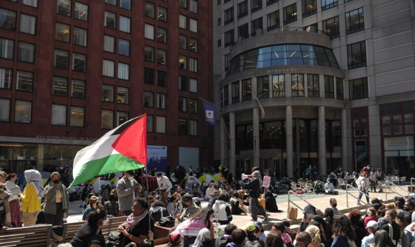 A New York, plus de 130 arrestations dans la nuit après des manifestations étudiantes pour Gaza