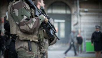 Attaque terroriste pendant les JO : un adolescent suspecté de préparer un attentat suicide