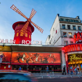Paris : le Moulin Rouge perd ses ailes, que s'est-il passé ?