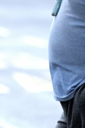 Un Sud-Africain menacé de non-renouvellement de son visa de travail en Nouvelle-Zélande pour cause d'obésité a été autorisé lundi à rester deux ans de plus, mais devra payer de sa poche tous les frais médicaux entraînés par son physique.