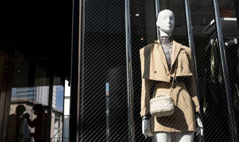 Shein: EU beschließt strengere Regeln für chinesischen Modehändler Shein