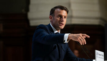 Macron prêt à « ouvrir le débat » d’une défense européenne comprenant l’arme nucléaire