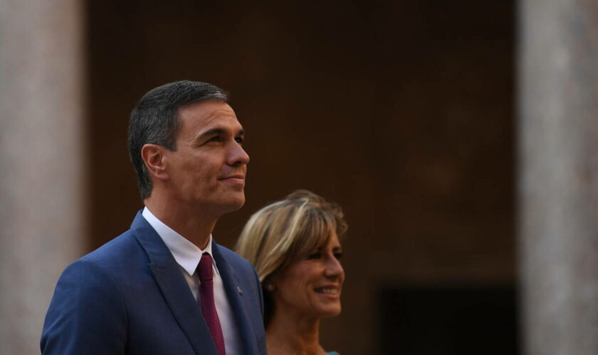 Le Premier ministre espagnol Pedro Sanchez reste à son poste après l’ouverture d’une enquête contre sa femme pour corruption