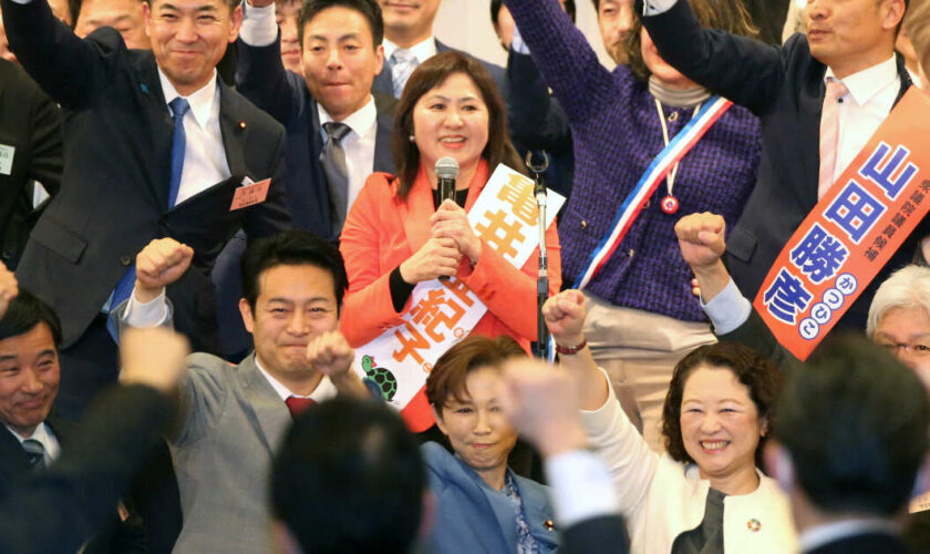 Au Japon, le parti au pouvoir chamboulé par la perte de son fief historique
