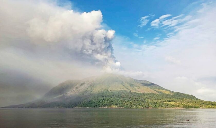Indonesien: Behörden warnen erneut vor Tsunami nach Vulkanausbruch