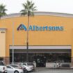 Albertsons, Kroger will sell more stores to pacify regulators