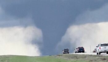 Dem Erdboden gleichgemacht: 60 Tornados innerhalb von zwei Tagen: Videos zeigen Schneise der Zerstörung in den USA