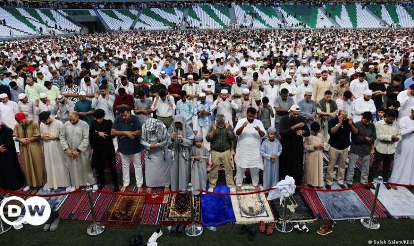 Eid al-Fitr: Muslims mark the end of Ramadan holy month