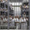Los 'errores' del plan de Bukele contra las pandillas: 26.000 inocentes detenidos y 241 muertos en las cárceles: "Hay torturas y crímenes de lesa humanidad"