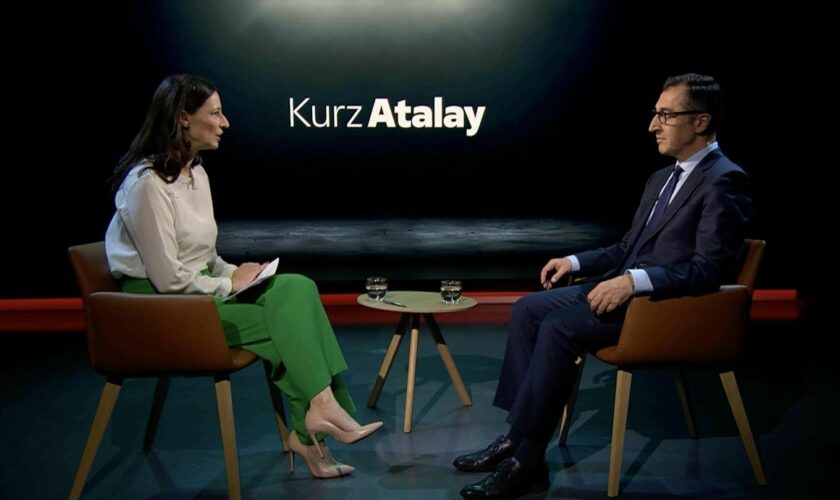 Neuer Talk "Kurz Atalay": Cem Özdemir über Ampel-Krach: "Bis zur Wahl haben wir einen Job zu tun"