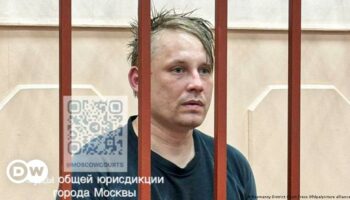 Russia: Navalny-linked journalists arrested over 'extremism'