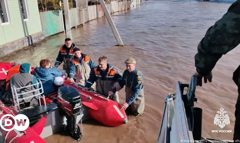 Russia: Orenburg officials urge evacuations amid flooding