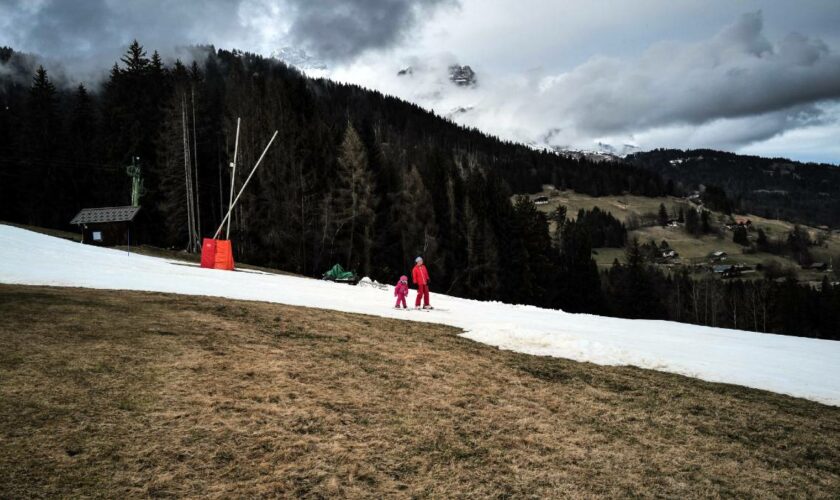 Sans neige et sans touristes, les stations de ski en voie de disparition