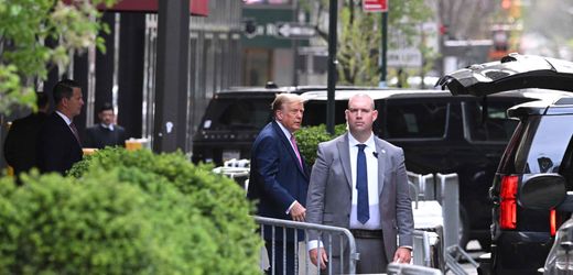 Strafprozess gegen Donald Trump: Zwischenfall vor Gerichtsgebäude in New York