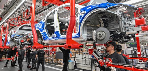 Tesla in Grünheide: Linkspartei schlägt staatlichen Einstieg beim E-Autobauer vor