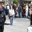 Una escisión de Bildu corta un acto de Yolanda Díaz y las protestas contra el mitin de Vox en Getxo terminan con un detenido