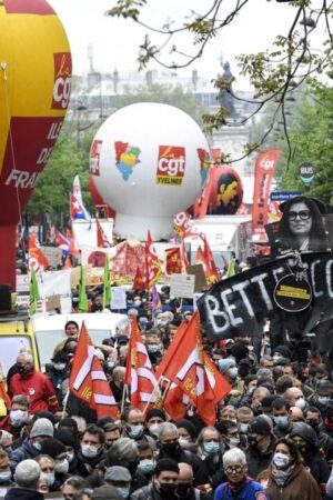 "Contre l'austérité", "pour l'emploi", "pour la paix" : un 1er mai aux revendications variées