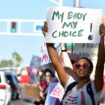 Schwangerschaftsabbruch: Gouverneurin von Arizona unterzeichnet Aufhebung von Gesetz von 1864