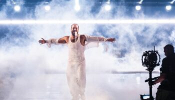 Eurovision 2024 : En répétition, Slimane révèle un tableau « à la fois simple, dans l’émotion et l’intensité »