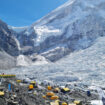 Au Népal, la justice ordonne de restreindre le nombre de permis pour l'ascension de l'Everest