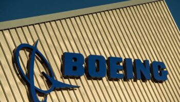 Le constructeur aéronautique américain Boeing est dans la tourmente depuis plusieurs mois, après la révélation de graves problèmes de sécurité sur ses avions.