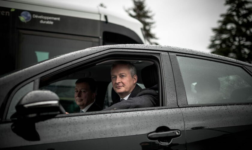 Bruno le Maire impliqué dans un accident de voiture avec un cycliste