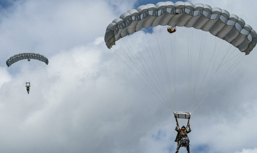 À Étrappe dans le Doubs, un parachutiste gravement blessé lors d’une commémoration pour la Résistance