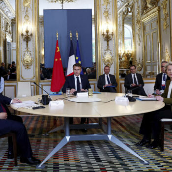 Visite de Xi Jinping en France : échanges fermes avec Macron et von der Leyen sur le commerce mondial