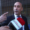 Affaire du baiser forcé : l'ex-patron du football espagnol officiellement renvoyé en procès