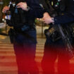 Fusillade dans un commissariat parisien : deux policiers grièvement blessés