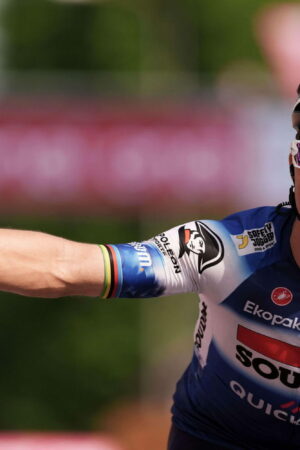 DIRECT. Giro 2024 : la TRÈS grande et belle victoire d'Alaphilippe sur la 12e étape ! Le classement