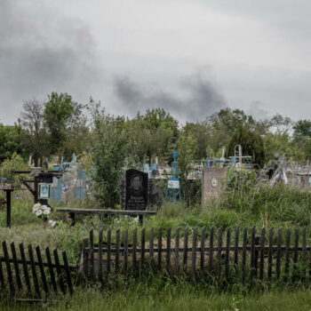 L’Ukraine accuse la Russie de détenir des civils dans la région de Kharkiv et de les utiliser comme des «boucliers humains»