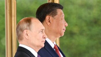 Le président russe Vladimir Poutine et le président chinois Xi Jinping à Pékin, le 16 mai 2024. Photographie publiée par le bureau de presse présidentiel russe