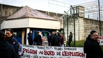 Évasion d'un détenu dans l'Eure : les agents pénitentiaires prolongent leur mobilisation