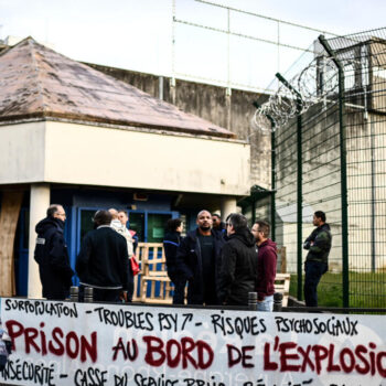 Évasion d'un détenu dans l'Eure : les agents pénitentiaires prolongent leur mobilisation